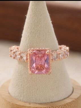 Gold pink statement ring